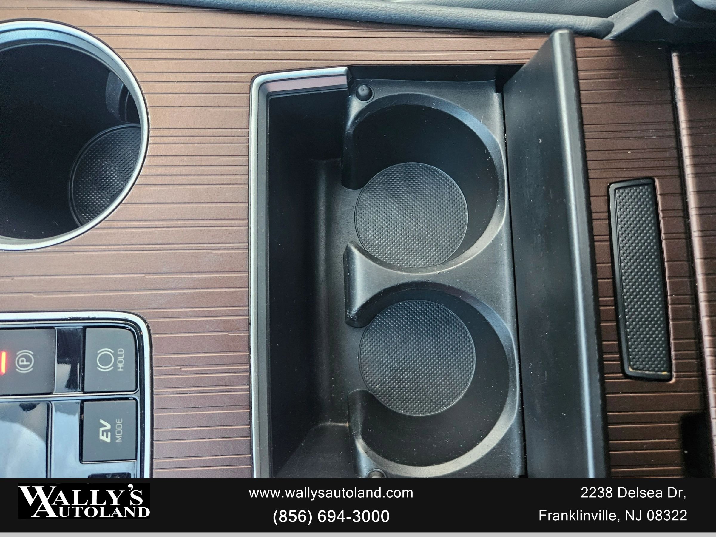 Used 2021 Toyota Sienna XLE image 32