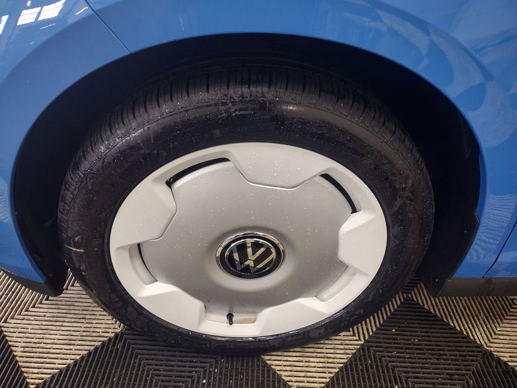 New 2025 Volkswagen ID. Buzz 1st Edition image 6
