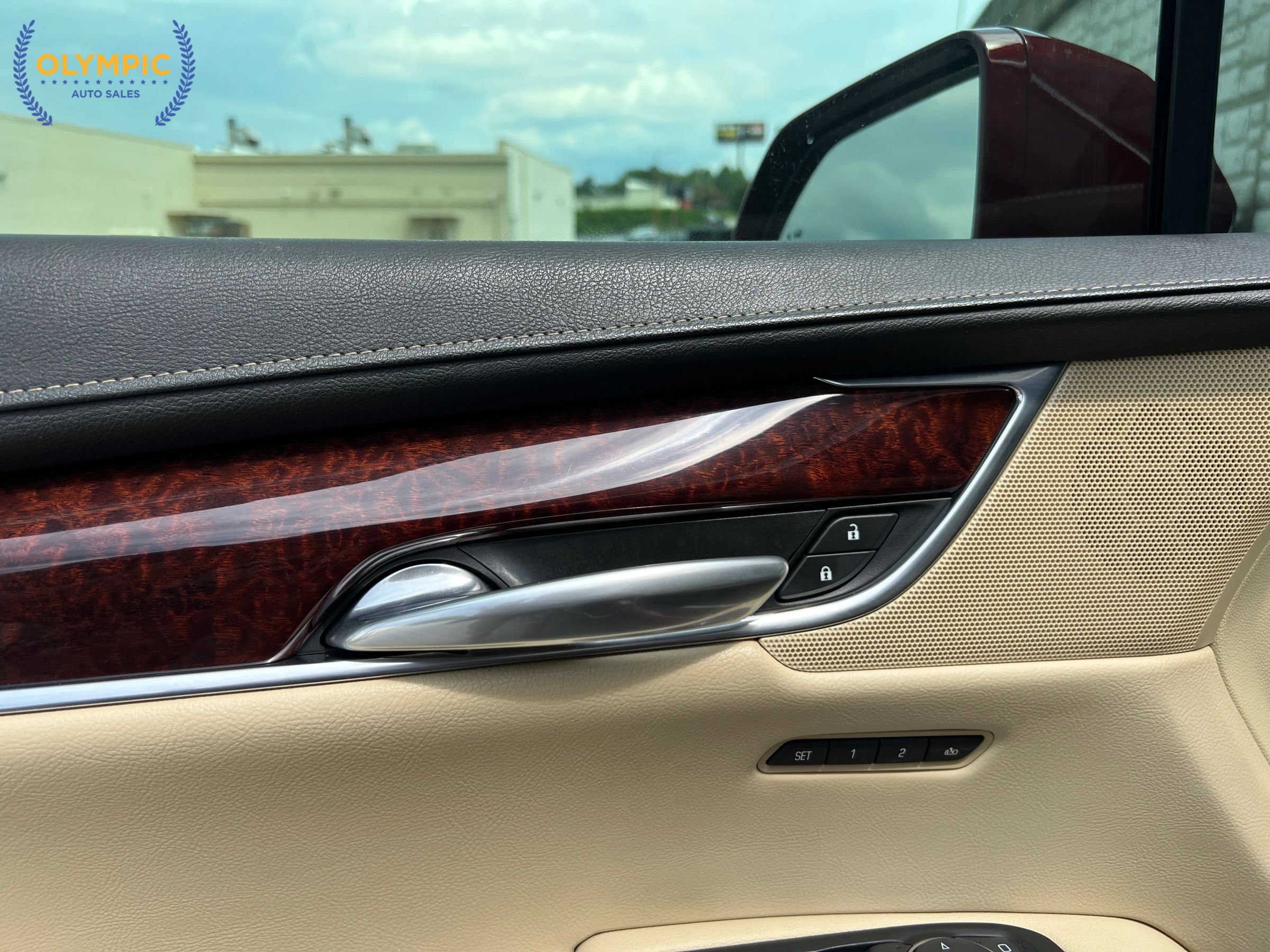 Used 2017 Cadillac XT5 Luxury w/ Driver Awareness Package FWD image 36