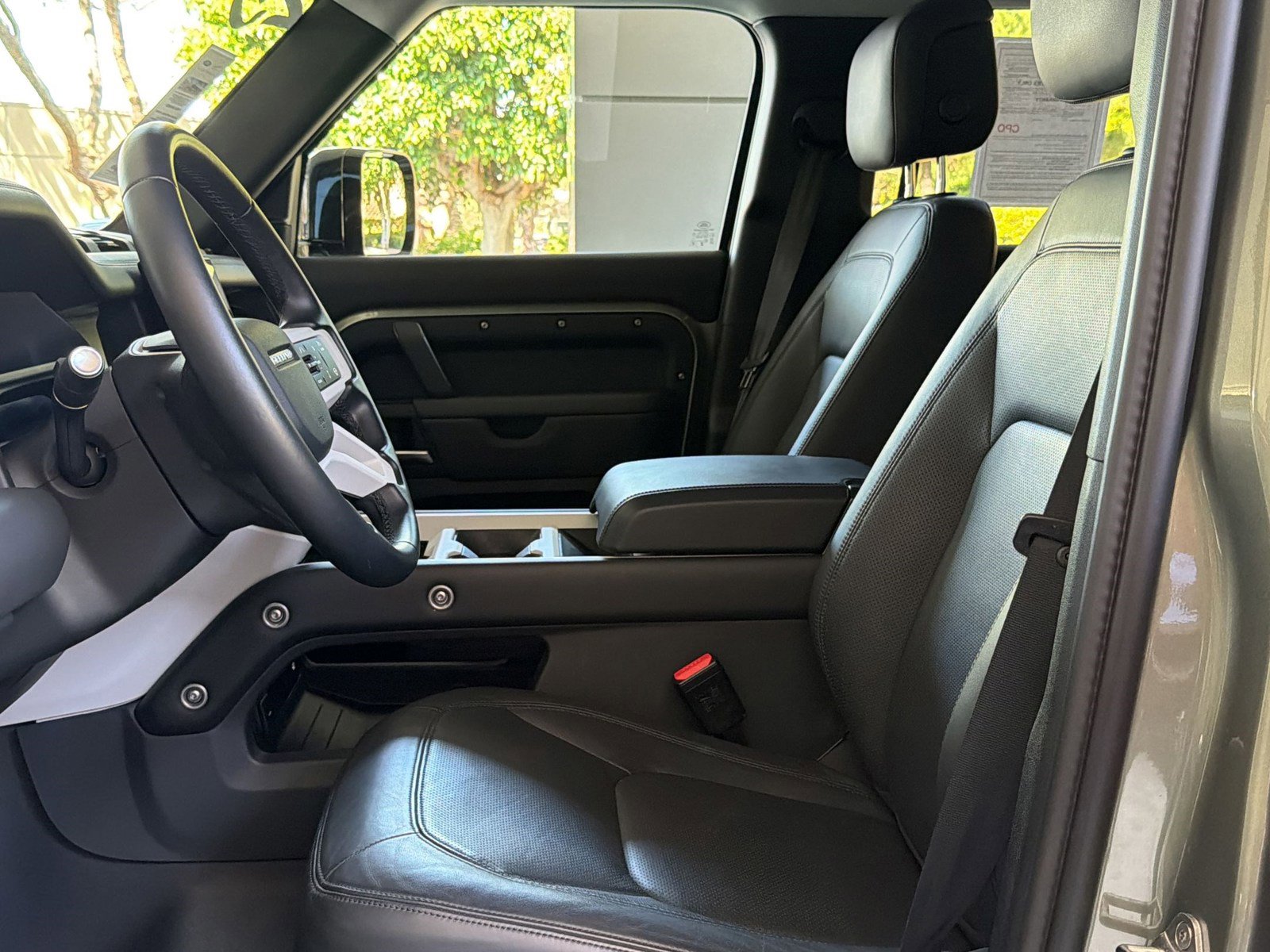 Used 2025 Land Rover Defender 110 S AWD/4WD image 5