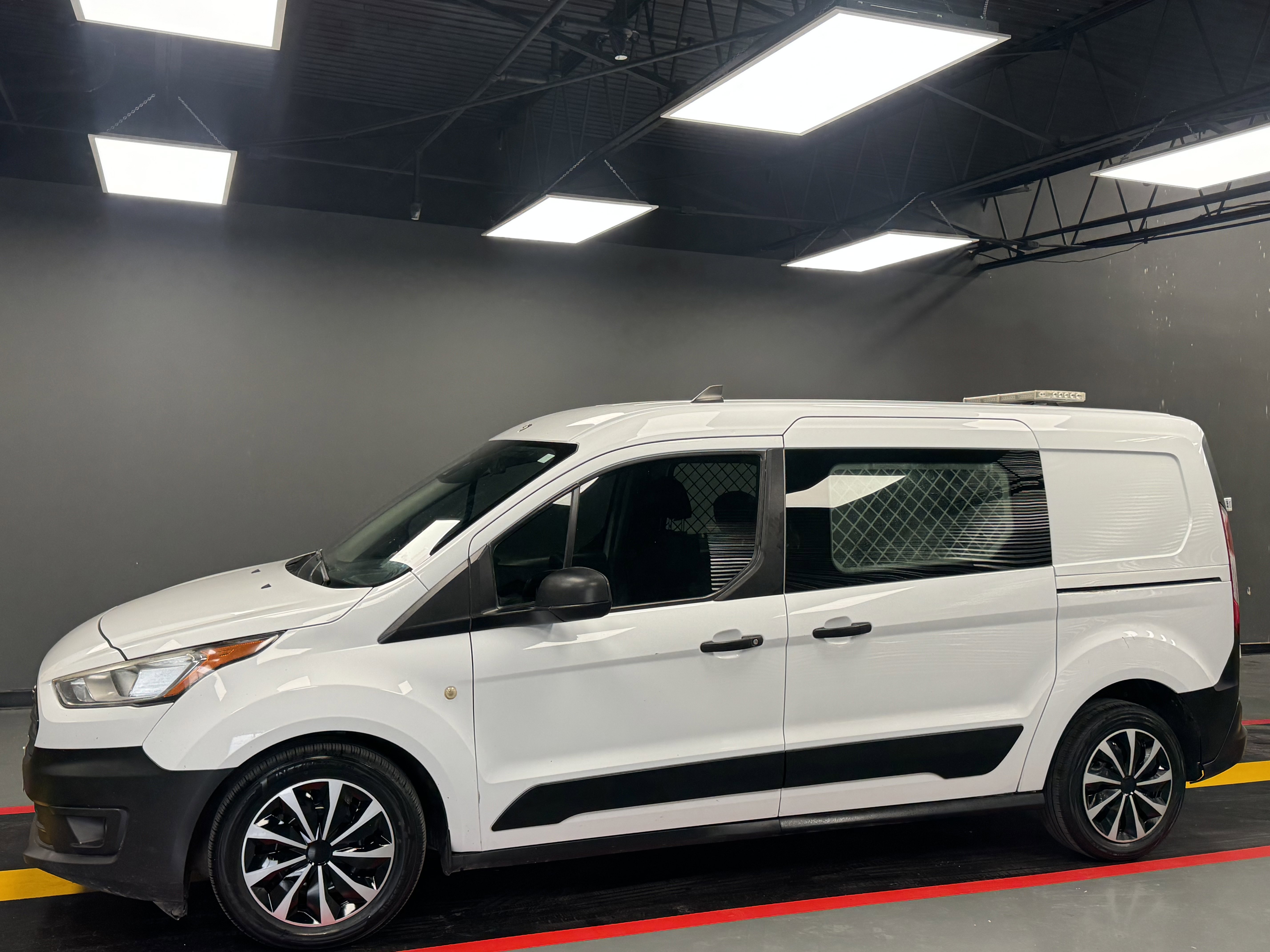 Used 2019 Ford Transit Connect XL FWD image 2