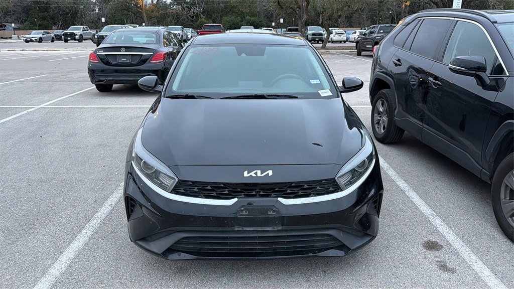 Used 2022 Kia Forte LXS image 2