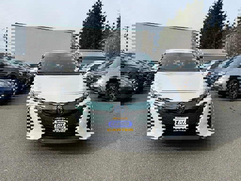 Used 2018 Toyota Prius Prime Plus image 3