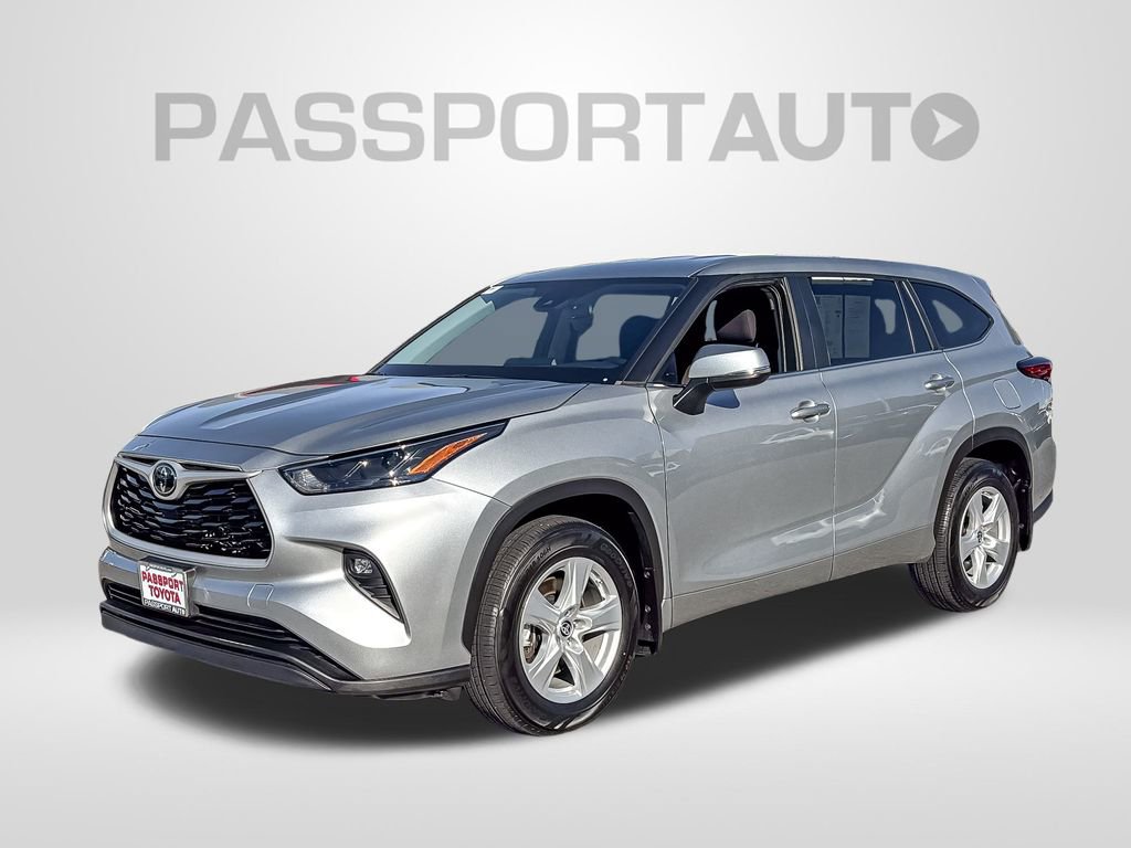 Used 2023 Toyota Highlander LE