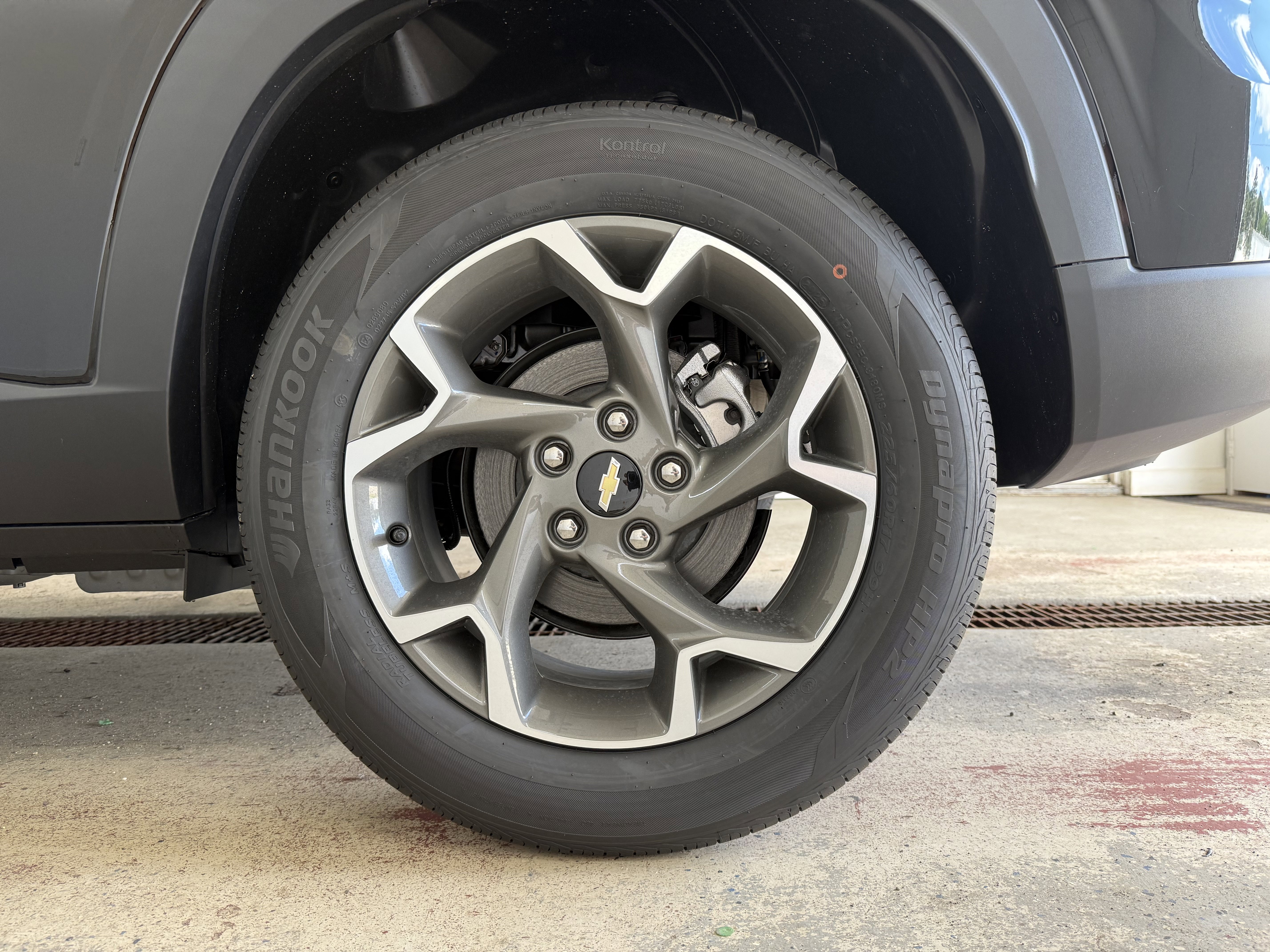 New 2025 Chevrolet Trax LT w/ Driver Confidence Package image 9