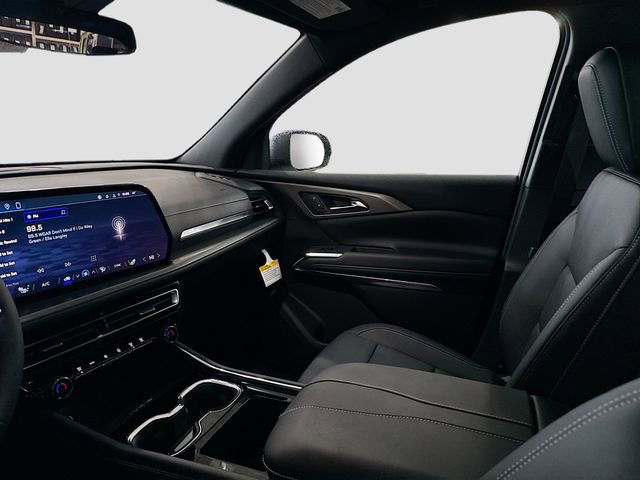 New 2026 Chevrolet Traverse LT w/ LPO, Floor Liner Package image 24