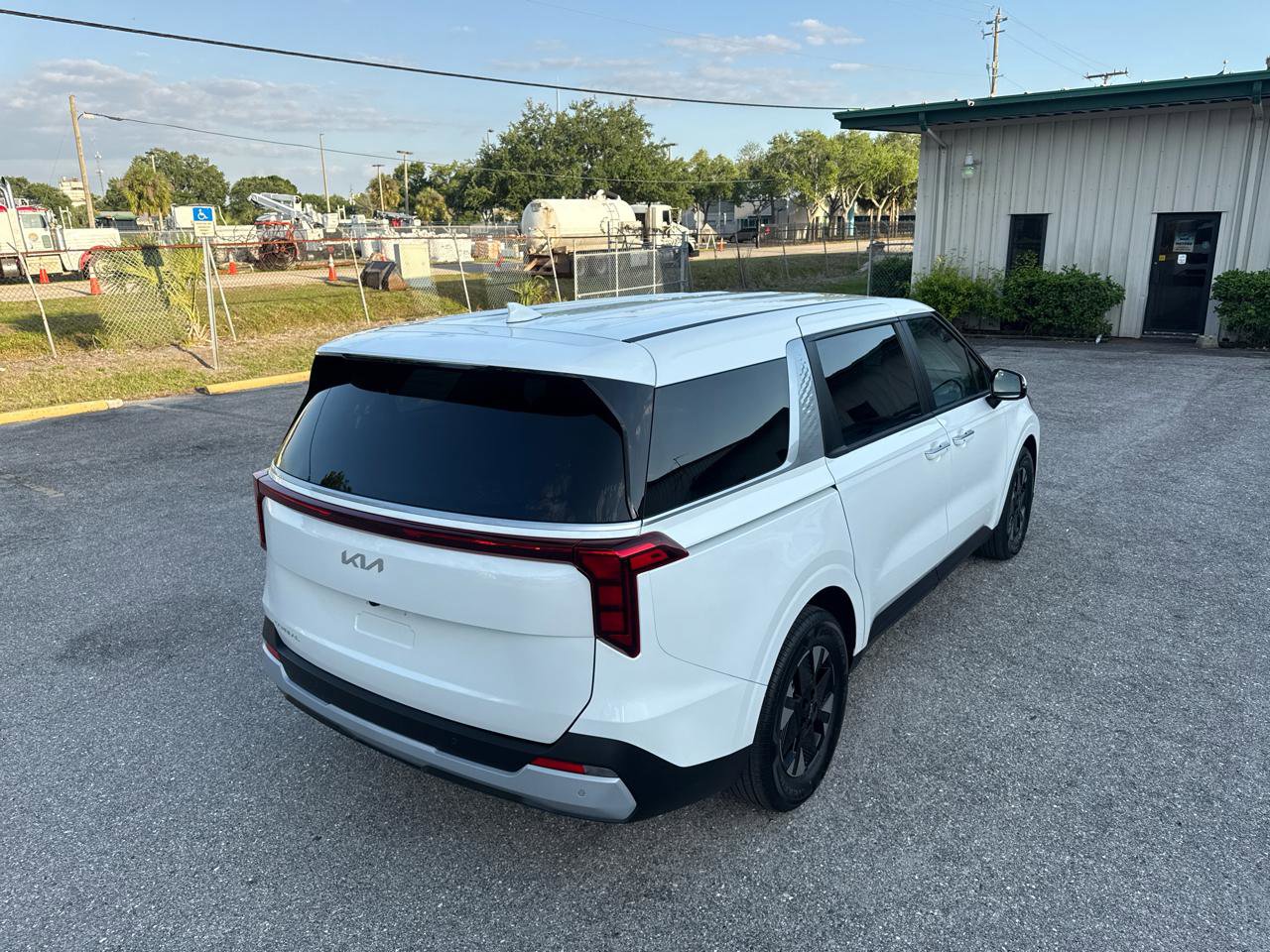 Used 2026 Kia Carnival LXS image 5