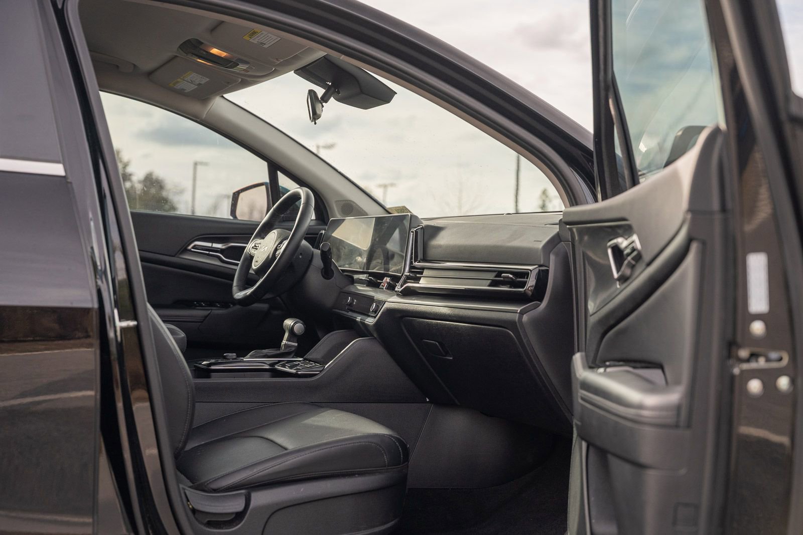 Used 2024 Kia Sportage EX image 12