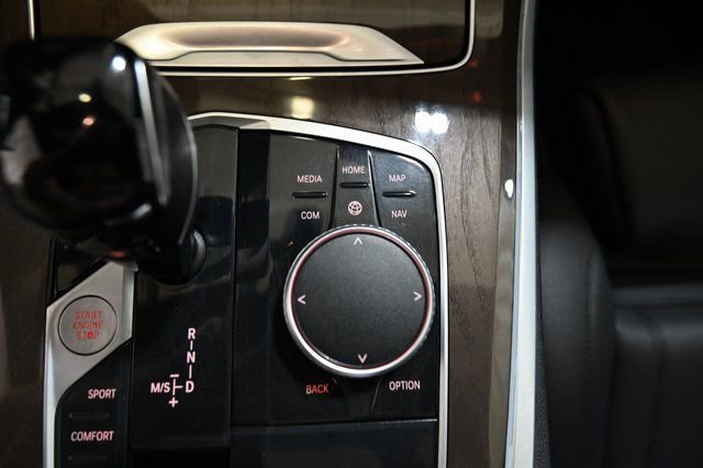 Used 2022 BMW X5 xDrive40i w/ Parking Assistance Package image 28