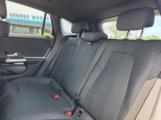 Used 2025 Mercedes-Benz GLA 250 image 10