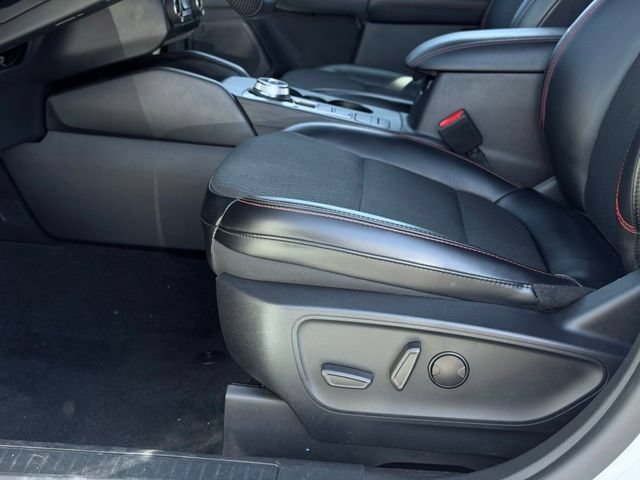 Used 2024 Ford Escape ST-Line Select AWD/4WD image 18