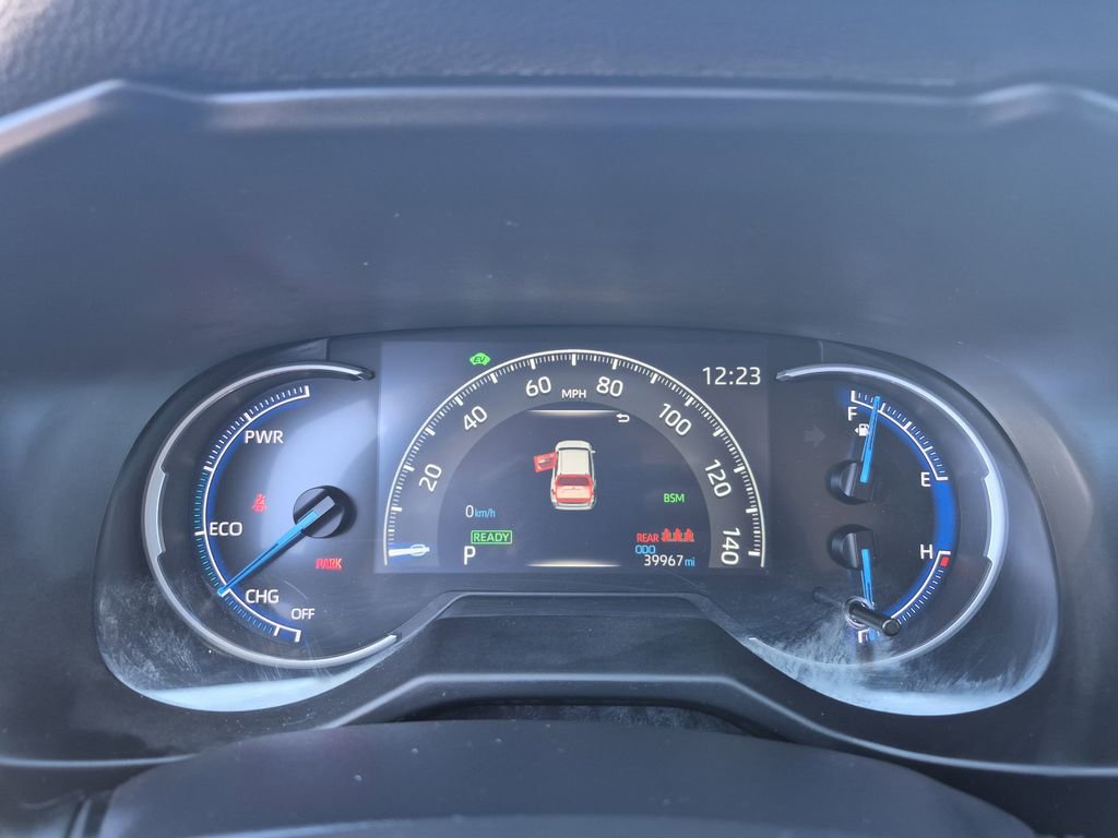 Used 2024 Toyota RAV4 LE image 21