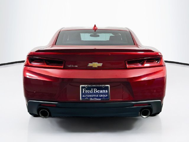 Used 2016 Chevrolet Camaro LT RWD image 7