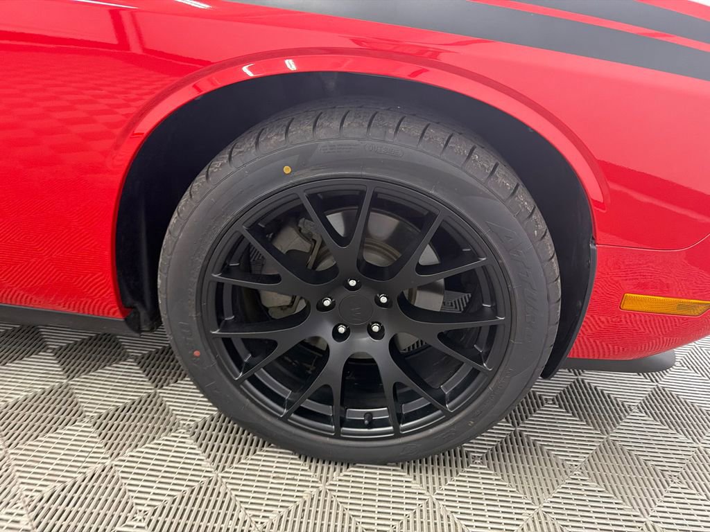 Used 2010 Dodge Challenger R/T image 13