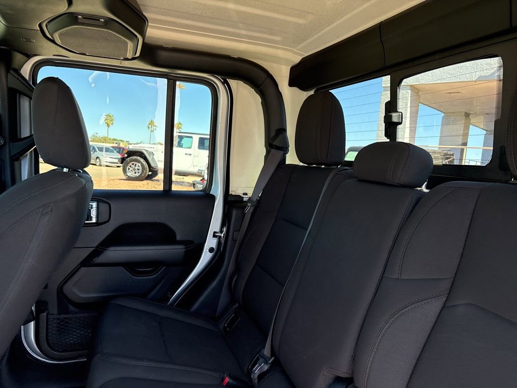 Certified 2023 Jeep Gladiator Overland AWD/4WD image 44