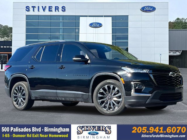 Used 2023 Chevrolet Traverse RS FWD image 1