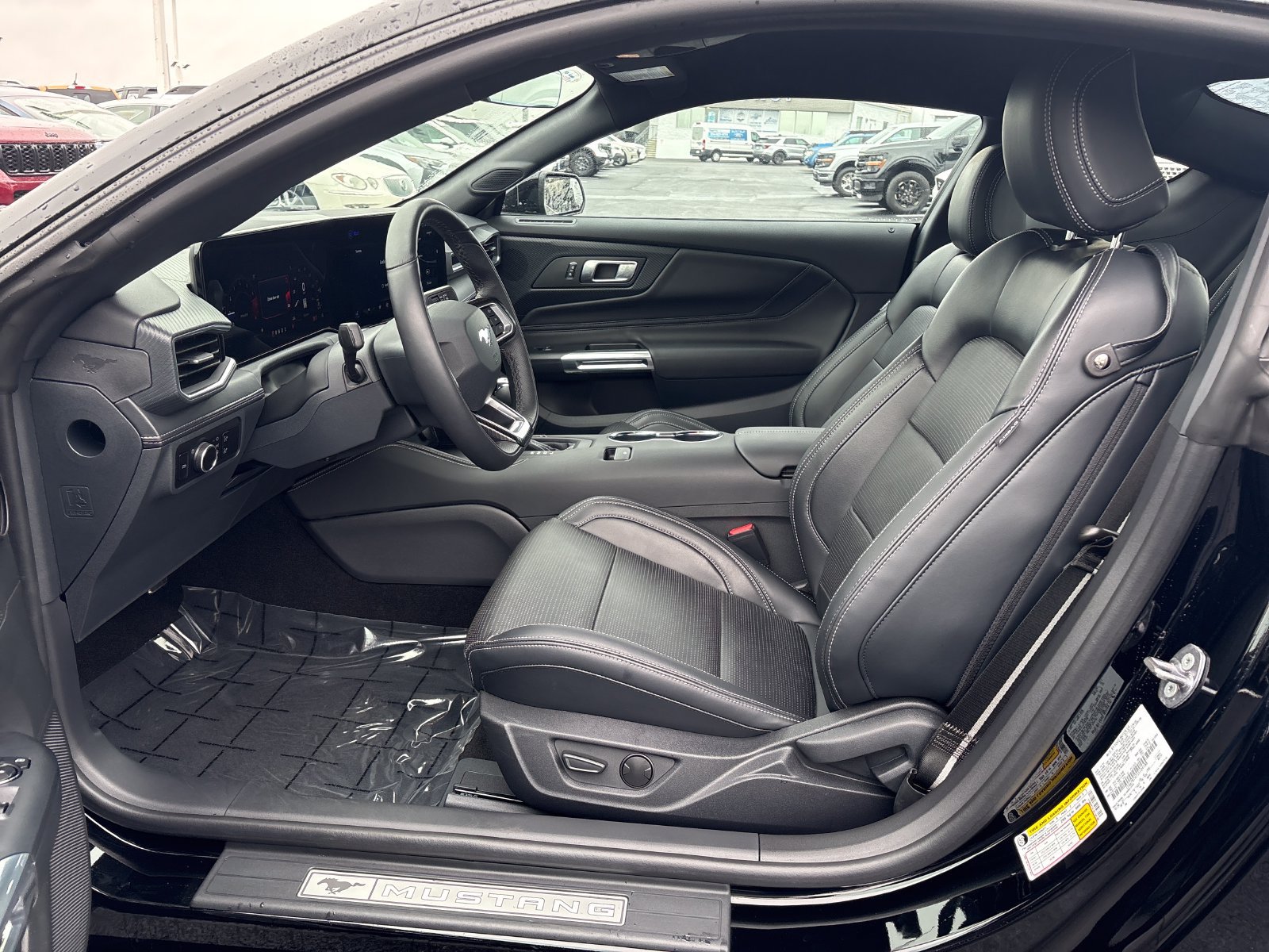 Used 2025 Ford Mustang Premium RWD image 10