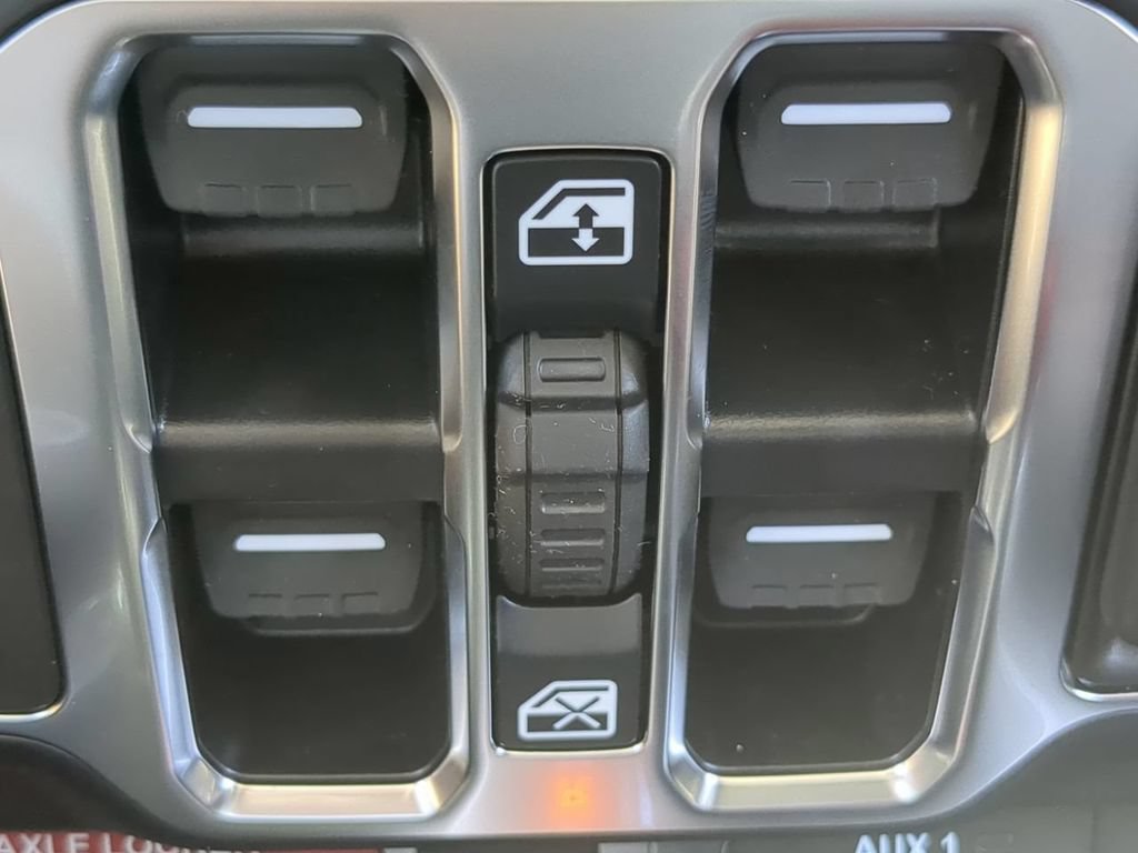 Used 2024 Jeep Gladiator Mojave AWD/4WD image 21