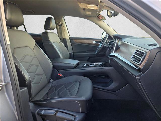 Used 2024 Volkswagen Atlas SE AWD/4WD image 18