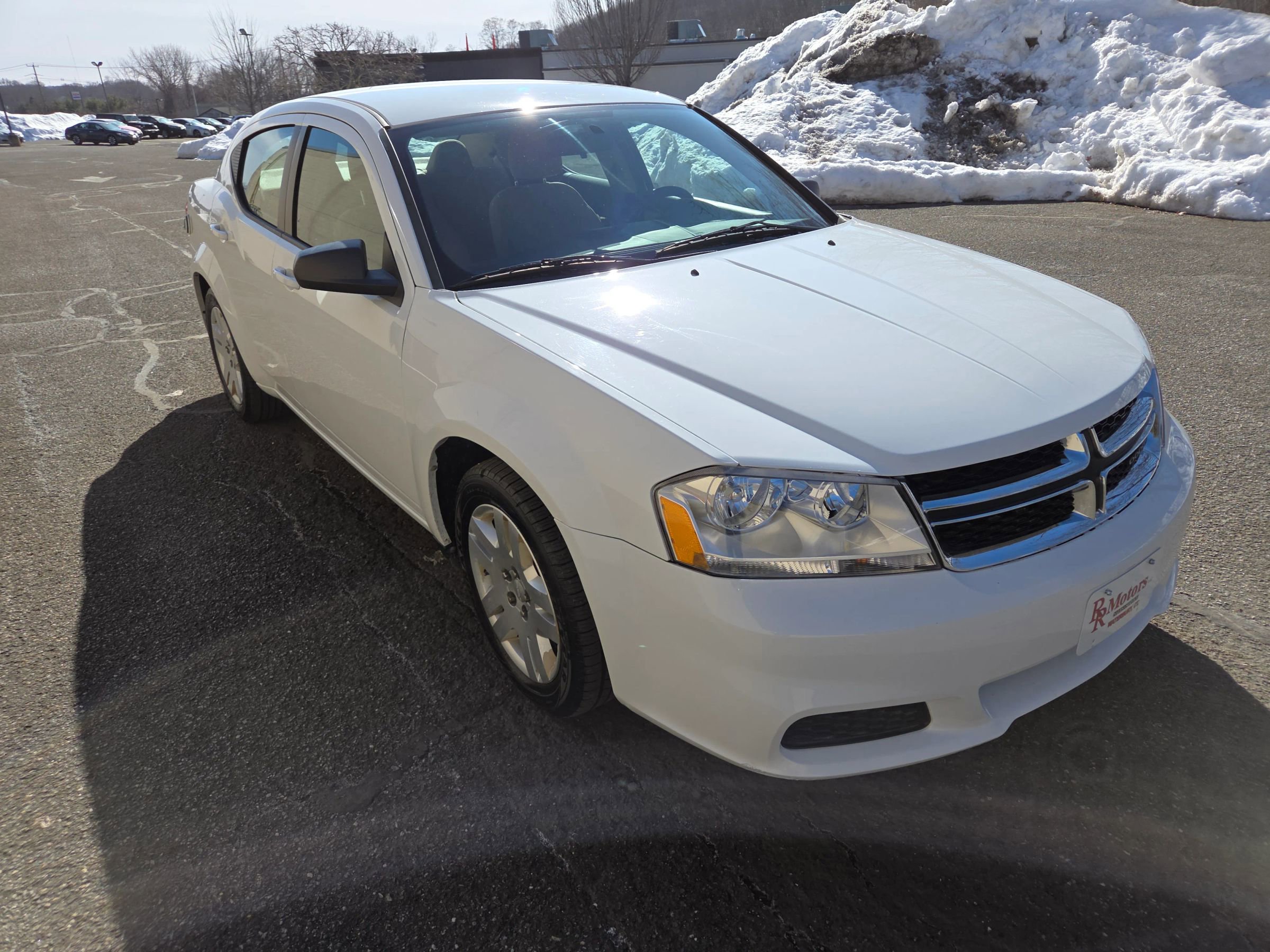 Used 2013 Dodge Avenger SE image 3