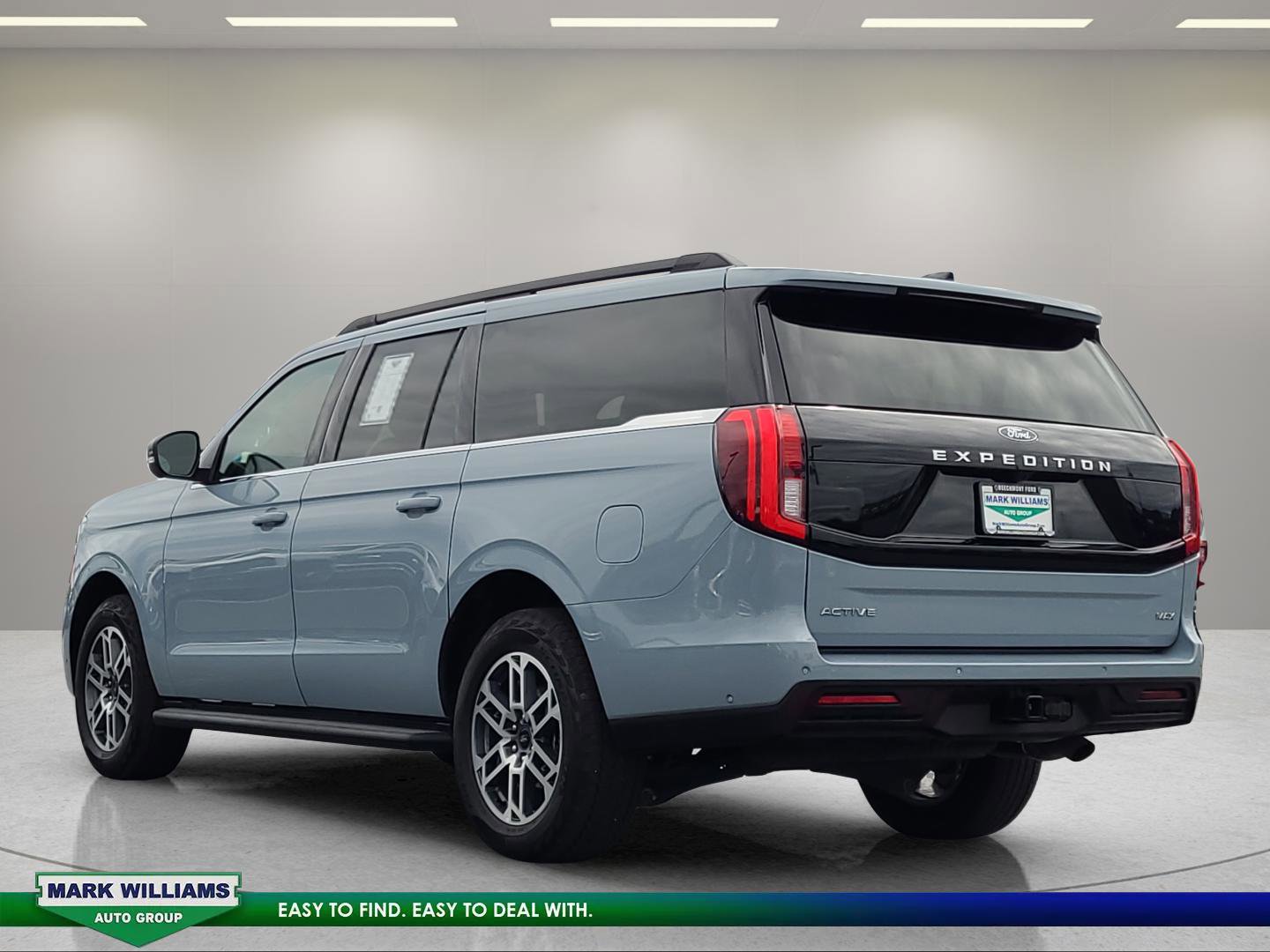 Used 2025 Ford Expedition Max Active AWD/4WD image 6