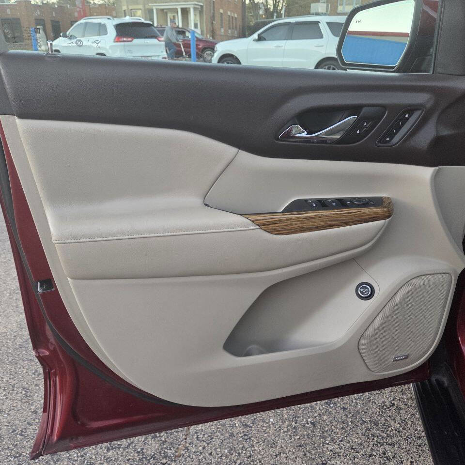 Used 2017 GMC Acadia Denali w/ Technology Package image 10