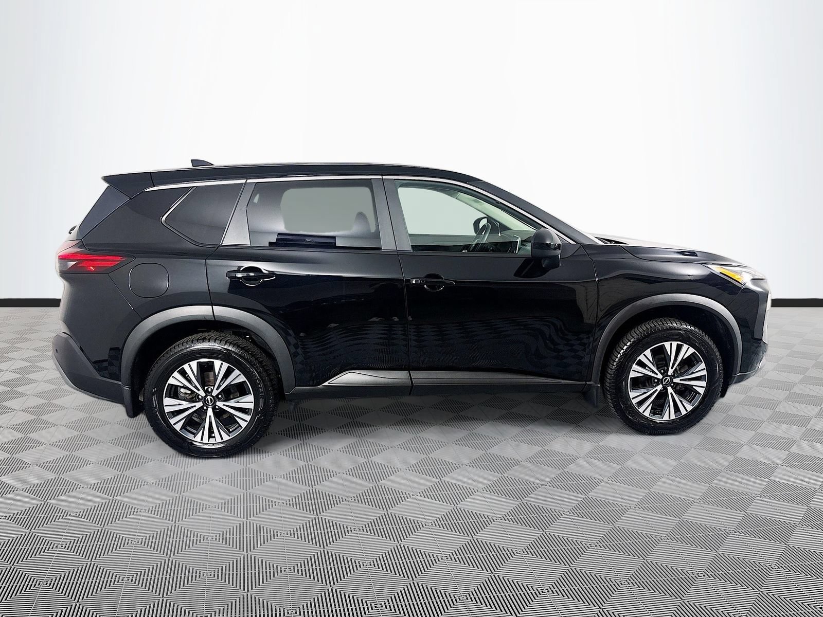 Used 2023 Nissan Rogue SV AWD/4WD image 8