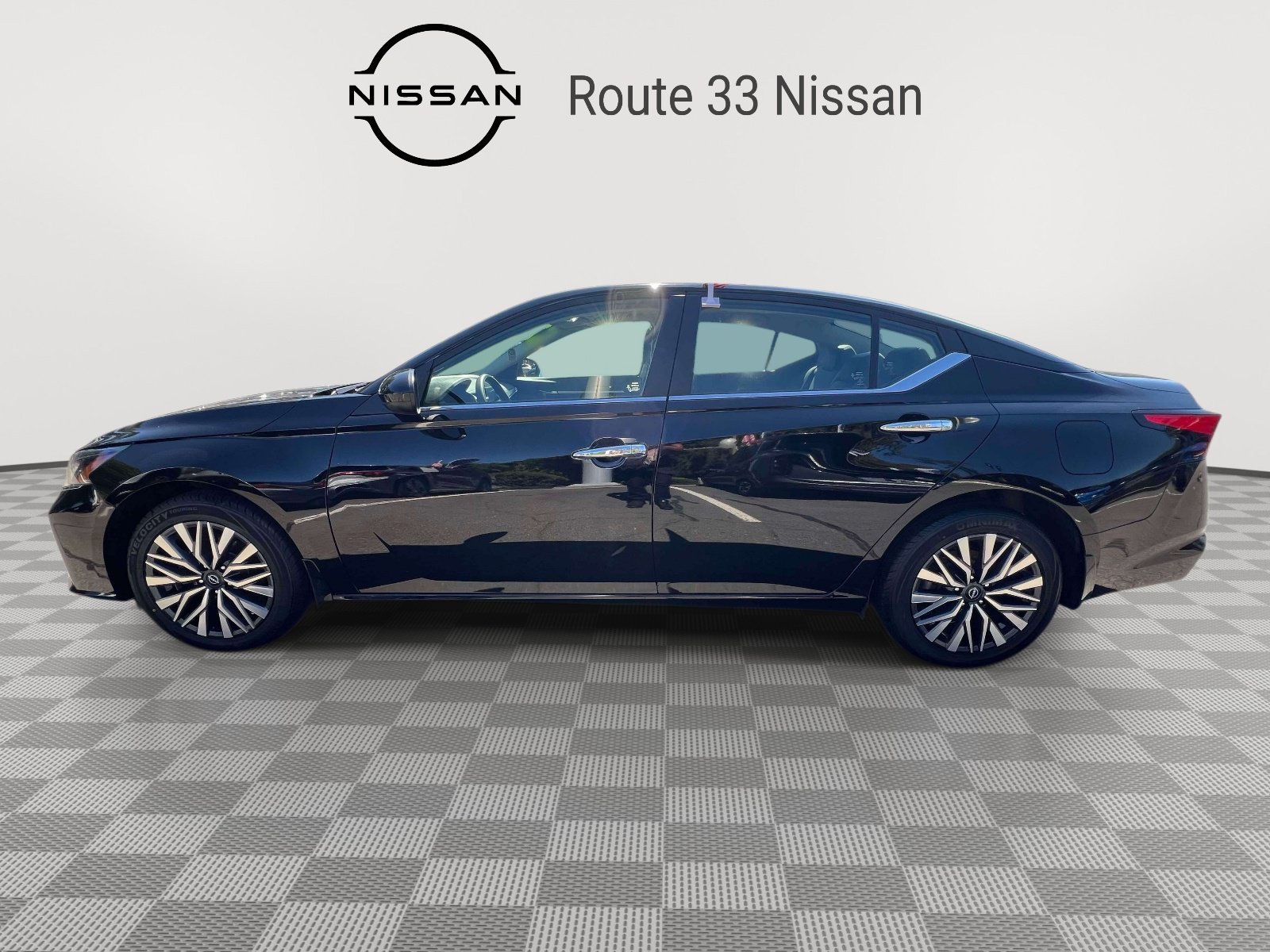 Used 2023 Nissan Altima 2.5 SV AWD/4WD image 5