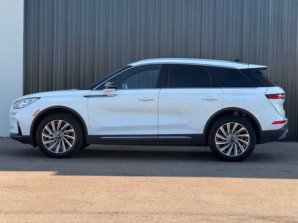 Used 2023 Lincoln Corsair Reserve w/ Equipment Group 201A image 2