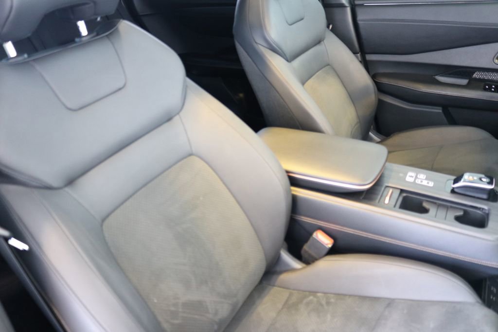 Used 2023 Nissan Ariya AWD image 44