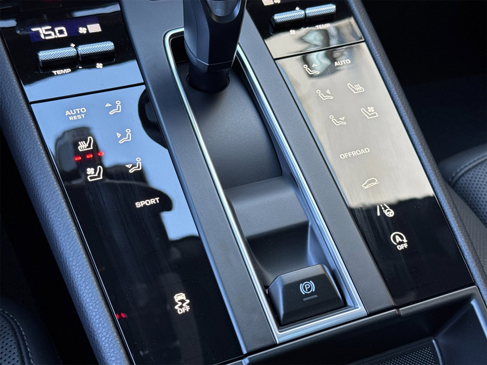 New 2026 Porsche Macan image 22