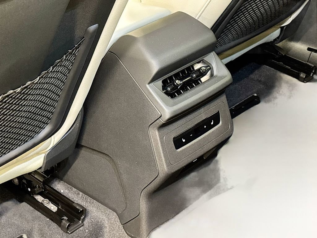 New 2025 Audi Q6 e-tron Premium image 17