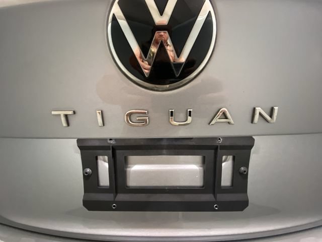 Used 2022 Volkswagen Tiguan SE AWD/4WD image 25