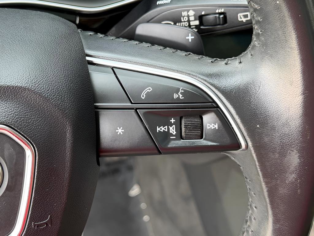 Used 2019 Audi Q8 Prestige w/ Luxury Package image 39