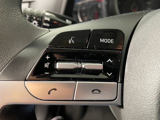 Certified 2021 Hyundai Elantra SEL image 11