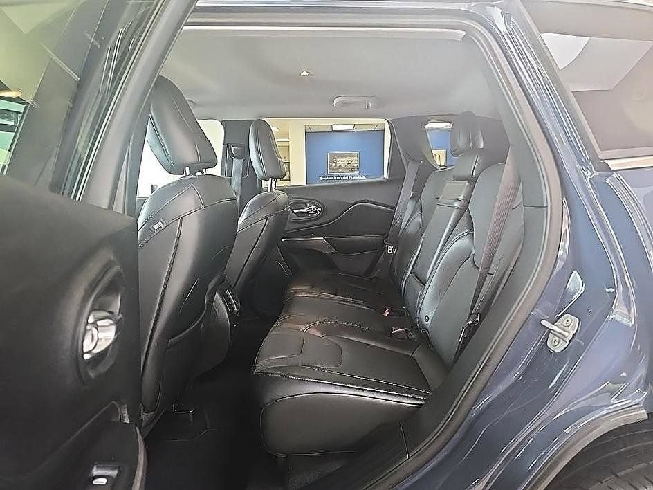 Used 2019 Jeep Cherokee Limited AWD/4WD image 29