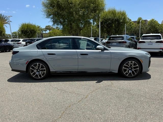 Used 2026 BMW 750e xDrive AWD/4WD image 7