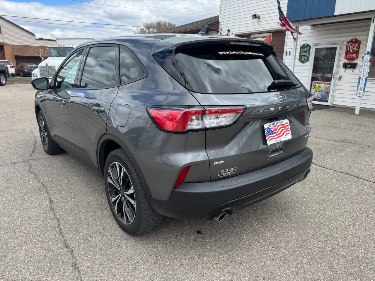 Used 2022 Ford Escape SE w/ SE Sport Appearance Package AWD/4WD image 8