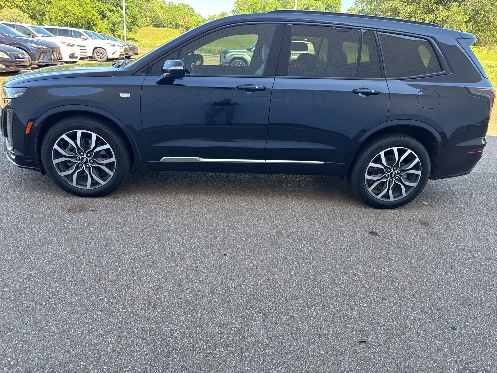 Used 2021 Cadillac XT6 Sport w/ LPO, Floor Liner Package AWD/4WD image 4