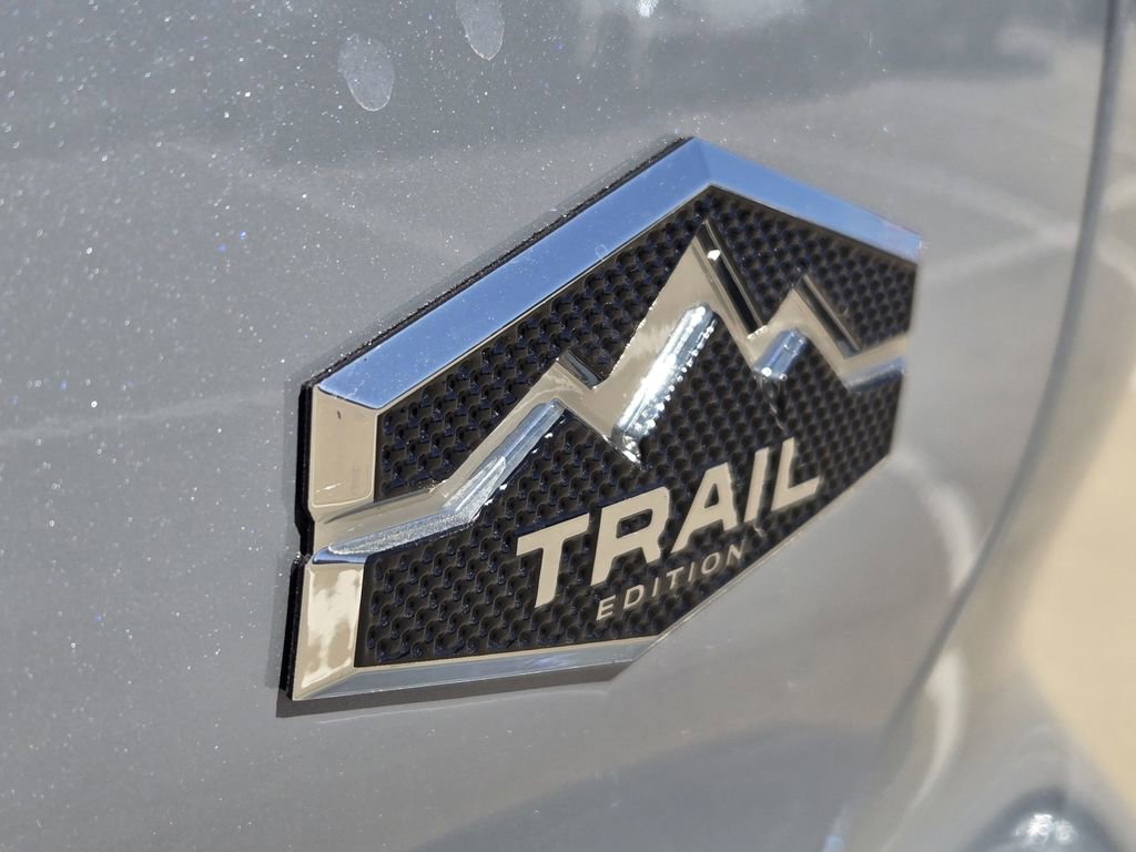 New 2026 Mitsubishi Outlander Trail Edition image 8