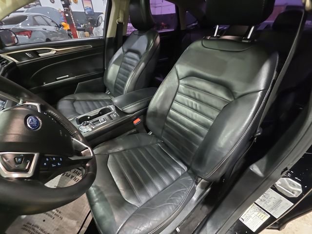 Used 2017 Ford Fusion SE w/ Fusion SE Technology Package FWD image 11