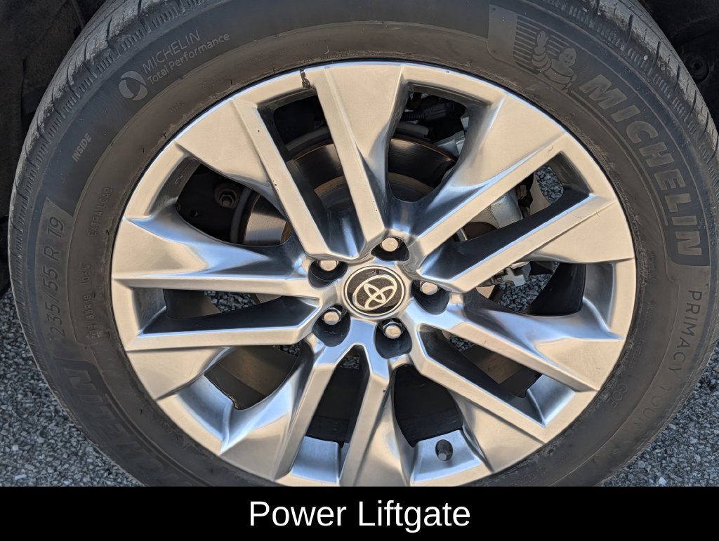 Used 2023 Toyota RAV4 XLE Premium FWD image 9