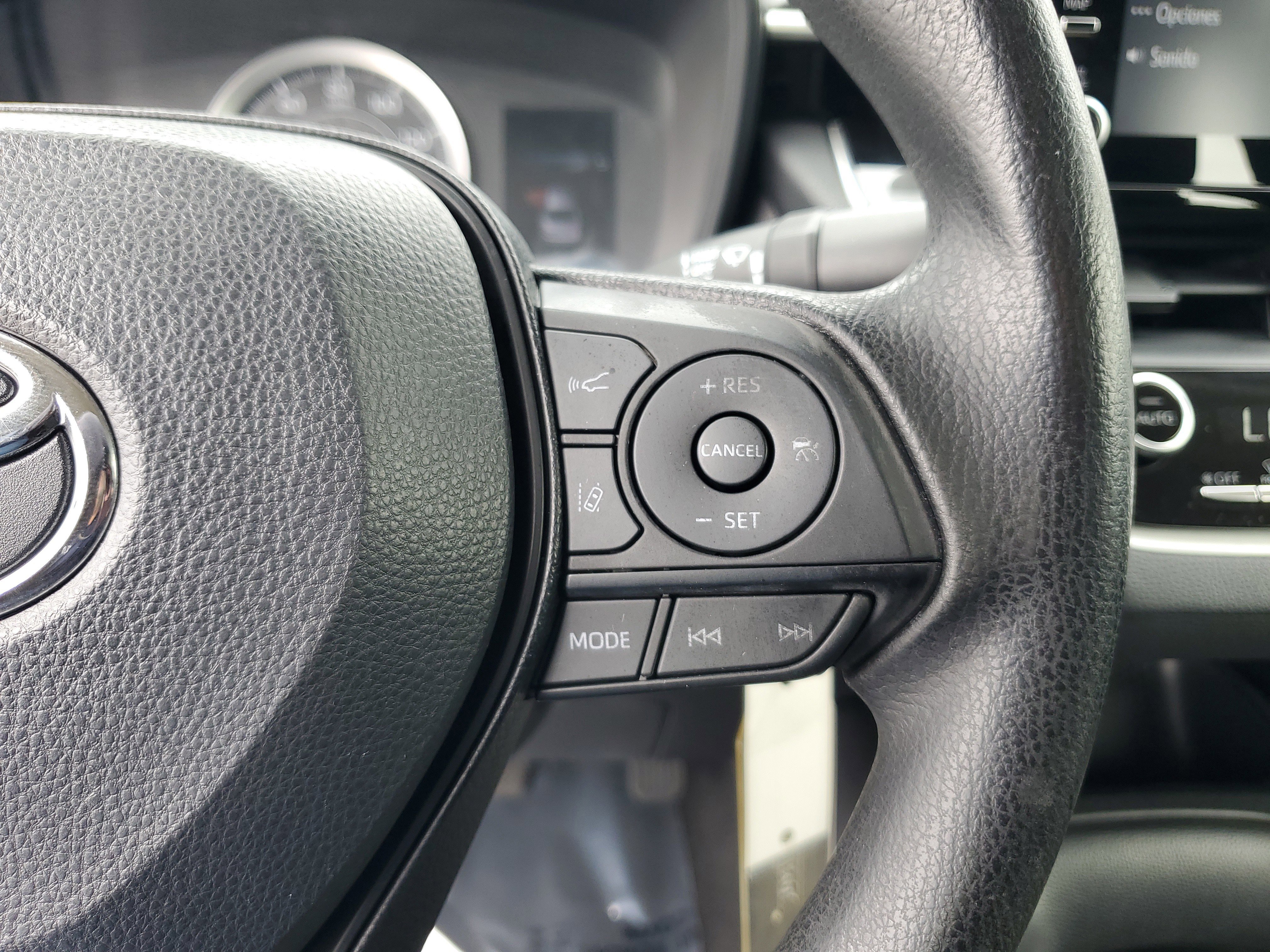 Used 2020 Toyota Corolla LE image 26