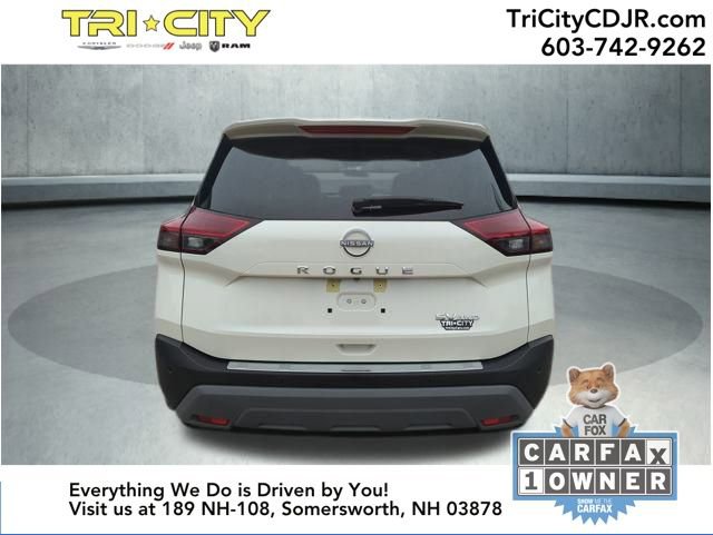 Used 2023 Nissan Rogue SV image 4