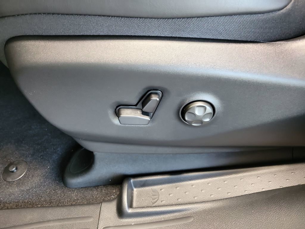 New 2026 Chrysler Pacifica Limited w/ S Appearance Package image 14