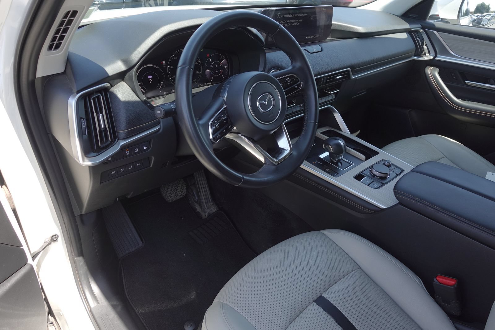 Certified 2024 MAZDA CX-90 Plug-In Hybrid w/ Premium Pkg AWD/4WD image 11
