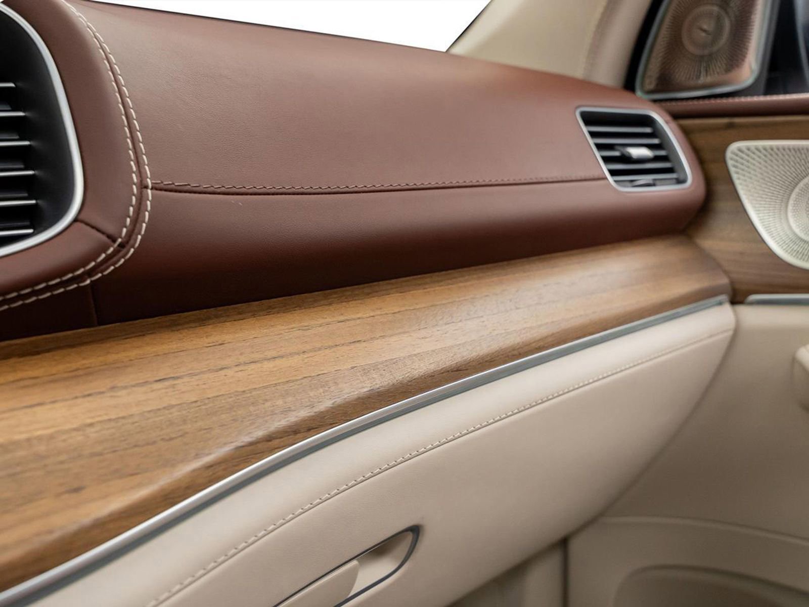 Used 2026 Mercedes-Benz Maybach GLS 600 4MATIC image 62