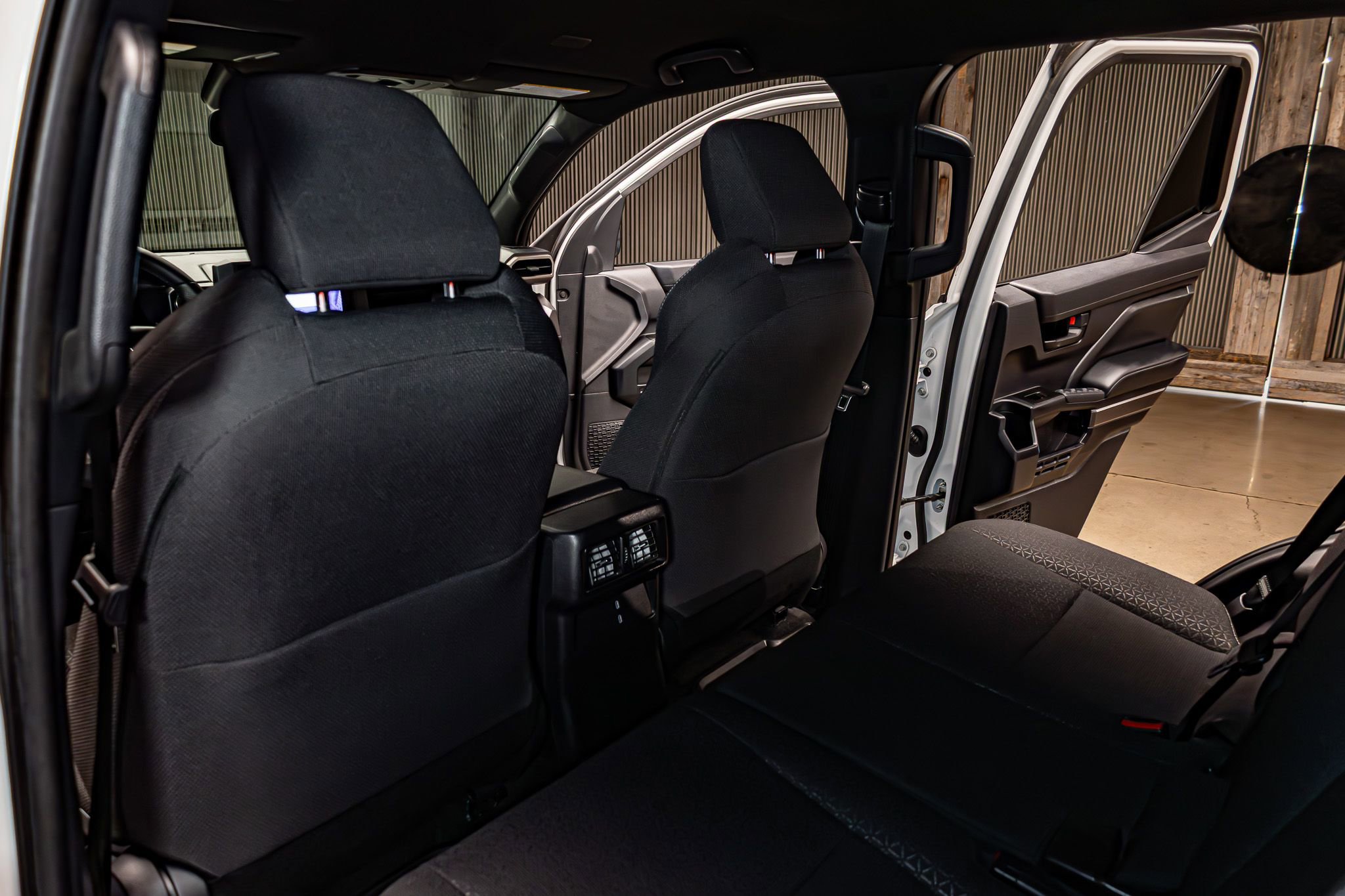 Used 2025 Toyota 4Runner SR5 AWD/4WD image 25