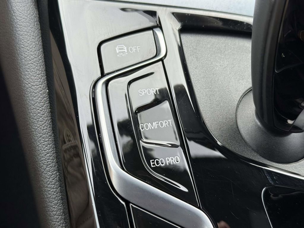 Used 2022 BMW 530i w/ Executive Package image 26