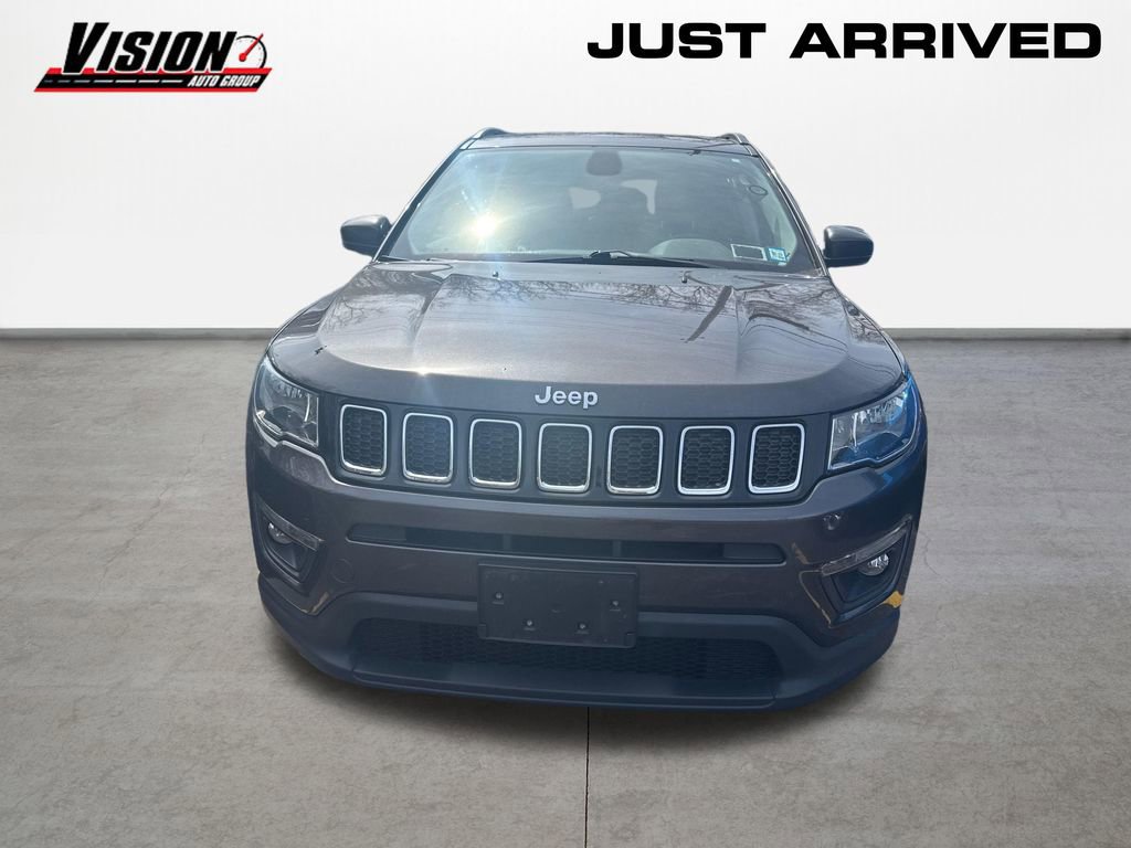 Used 2019 Jeep Compass Latitude image 2